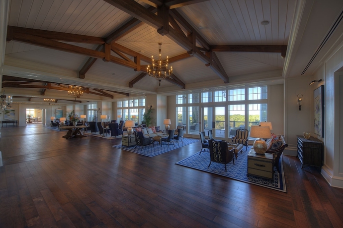 Imagen de los interiores del Hotel The Henderson, A Salamander Beach And Spa Resort. Foto 19