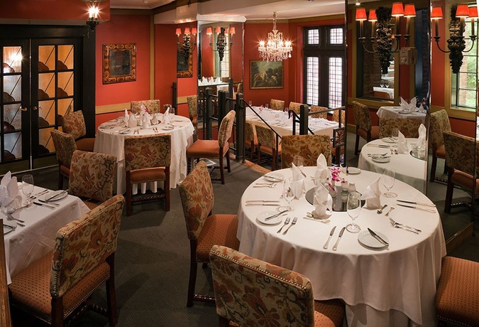 Imagen del bar/restaurante del Hotel The Henley Park. Foto 3