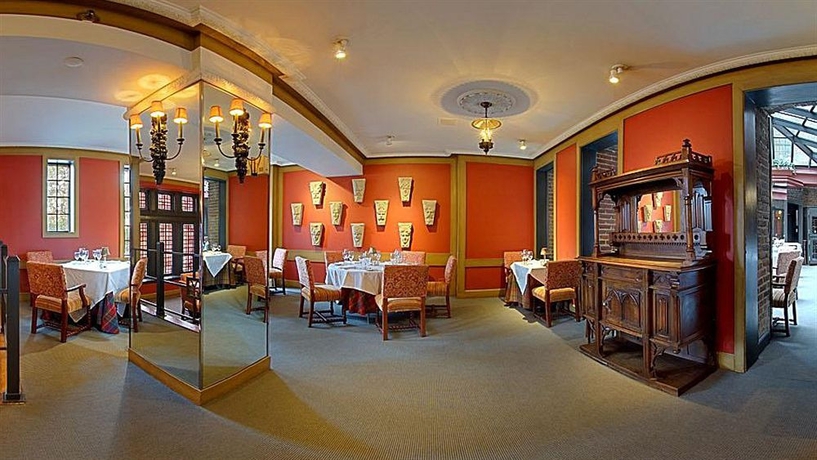 Imagen del bar/restaurante del Hotel The Henley Park. Foto 4