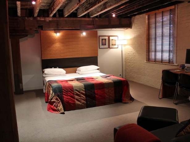 Imagen de la habitación del Hotel The Henry Jones Art. Foto 6