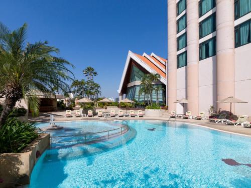 Imagen de la piscina del Hotel The Heritage Grand Khon Kaen Hotel and Convention. Foto 20