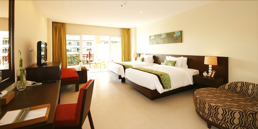 Imagen de la habitación del Hotel The Heritage Pattaya Beach Resort. Foto 9