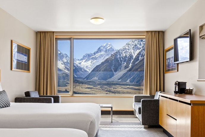 Imagen de la habitación del Hotel The Hermitage Mount Cook. Foto 2