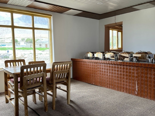 Imagen del bar/restaurante del Hotel The Hidden Heaven Cottage Pangong. Foto 3