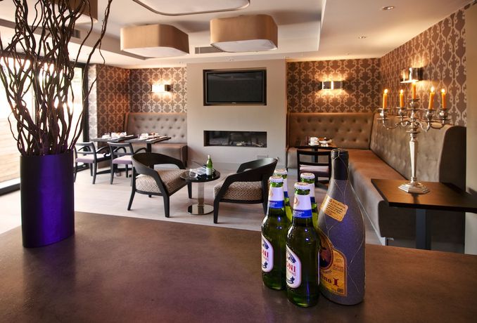 Imagen del bar/restaurante del Hotel The Hide London. Foto 5