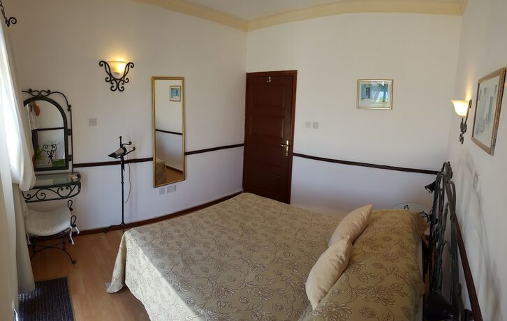 Imagen de la habitación del Hotel The Hideaway Club. Foto 13