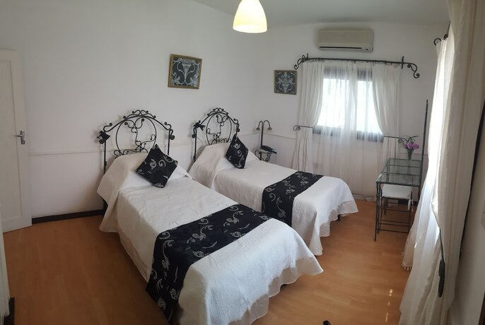 Imagen de la habitación del Hotel The Hideaway Club. Foto 16