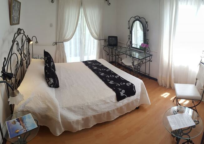 Imagen de la habitación del Hotel The Hideaway Club. Foto 17