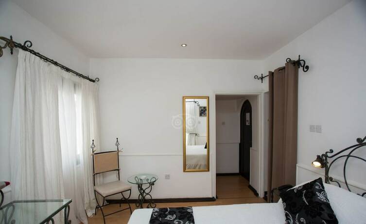 Imagen de la habitación del Hotel The Hideaway Club. Foto 19
