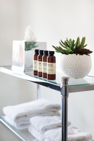 Imagen de la habitación del Hotel The High Line. Foto 9