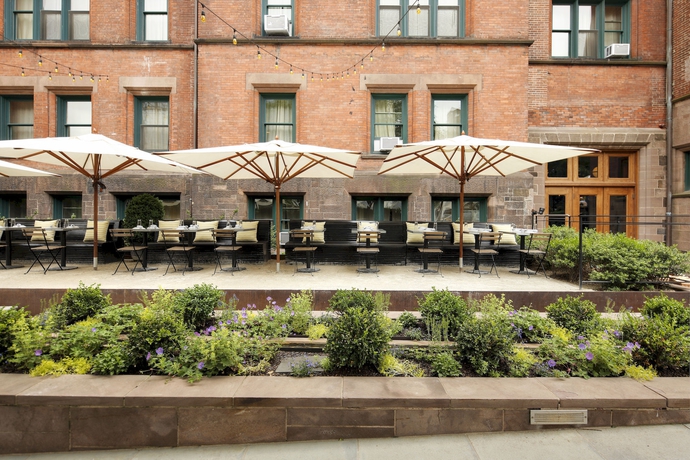 Imagen del bar/restaurante del Hotel The High Line. Foto 3