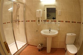 Imagen del bar/restaurante del Hotel The Highdown. Foto 5