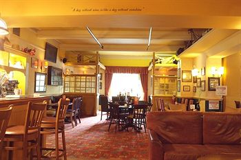 Imagen de los exteriores del Hotel The Highdown. Foto 14