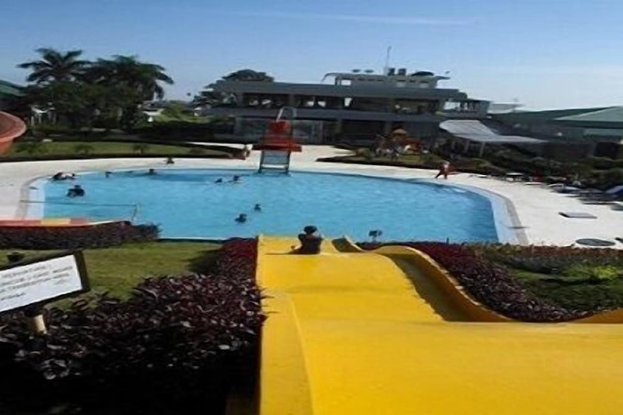Imagen de la piscina del Hotel The Highland Park Resort Bogor. Foto 19