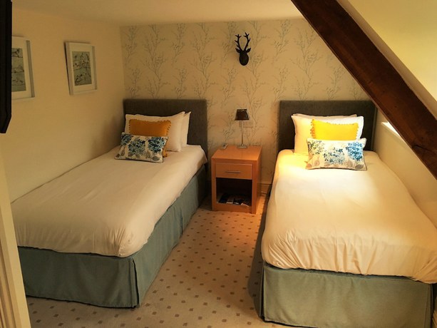 Imagen de la habitación del Hotel The Highworth. Foto 15