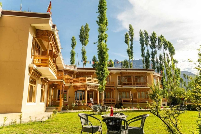Imagen del bar/restaurante del Hotel The Hill Crest Nubra. Foto 3
