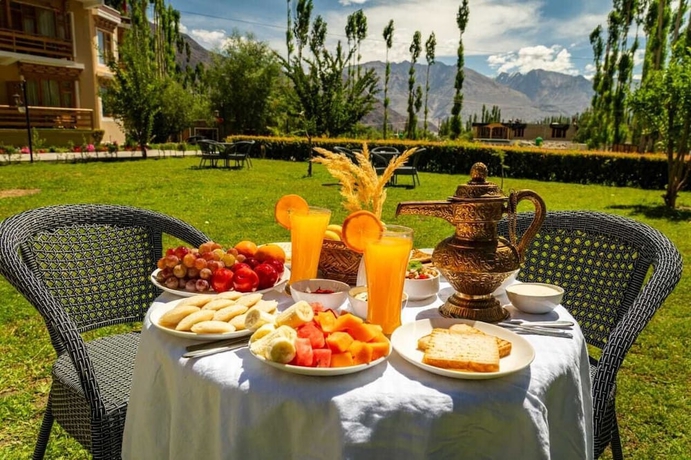 Imagen del bar/restaurante del Hotel The Hill Crest Nubra. Foto 4