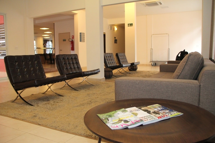Imagen de los interiores del Hotel The Hill Executive. Foto 15