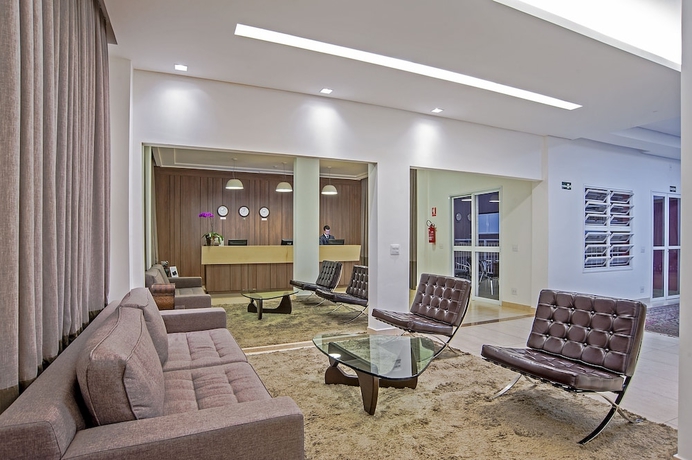 Imagen de los interiores del Hotel The Hill Executive. Foto 19