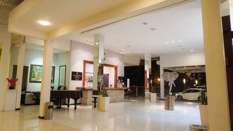 Imagen de los interiores del Hotel The Hill and Resort and Sibolangit. Foto 16