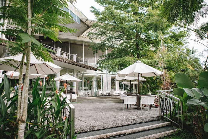 Imagen de los exteriores del Hotel The Hill and Resort and Sibolangit. Foto 11