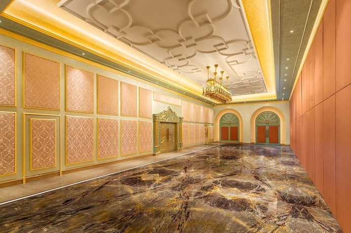 Imagen de los interiores del Hotel The Hillock Ahmedabad. Foto 15