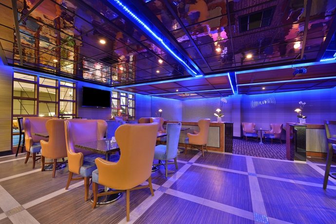 Imagen del bar/restaurante del Hotel The Hills. Foto 4