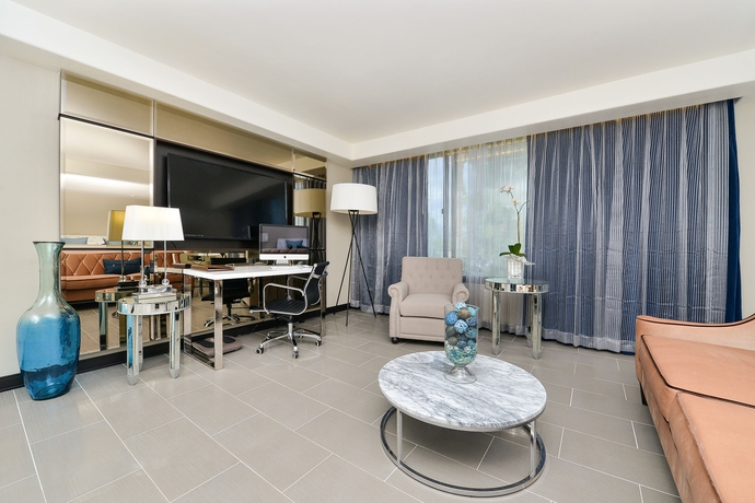 Imagen de la habitación del Hotel The Hills. Foto 10