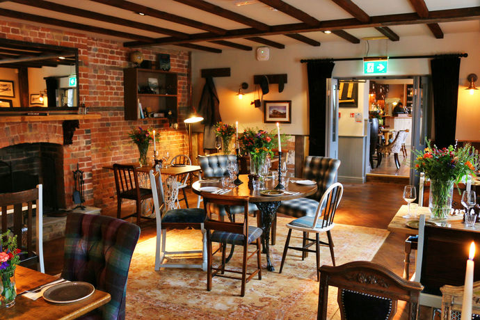 Imagen de la habitación del Hotel The Hind's Head. Foto 12