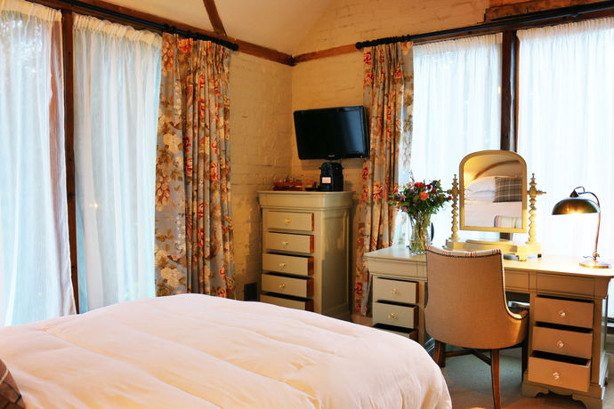Imagen del bar/restaurante del Hotel The Hind's Head. Foto 9
