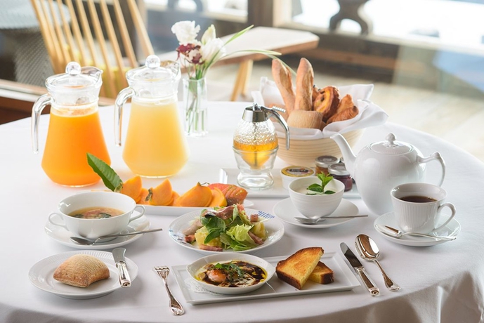 Imagen del bar/restaurante del Hotel The Hiramatsu Hotels and Resorts Atami. Foto 4