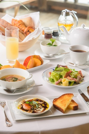 Imagen del bar/restaurante del Hotel The Hiramatsu Hotels and Resorts Atami. Foto 10