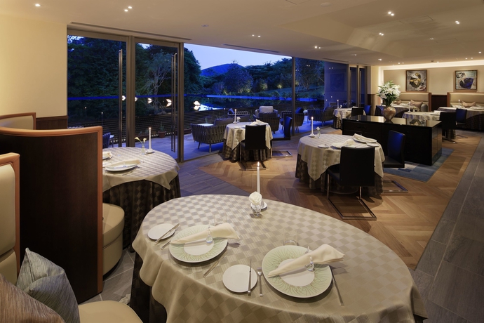 Imagen del bar/restaurante del Hotel The Hiramatsu Hotels and Resorts Sengokuhara. Foto 4