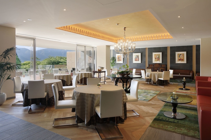 Imagen del bar/restaurante del Hotel The Hiramatsu Hotels and Resorts Sengokuhara. Foto 7