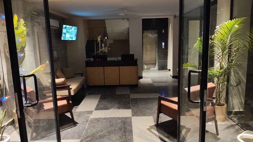 Imagen de los interiores del Hotel The Hi-rise. Foto 14