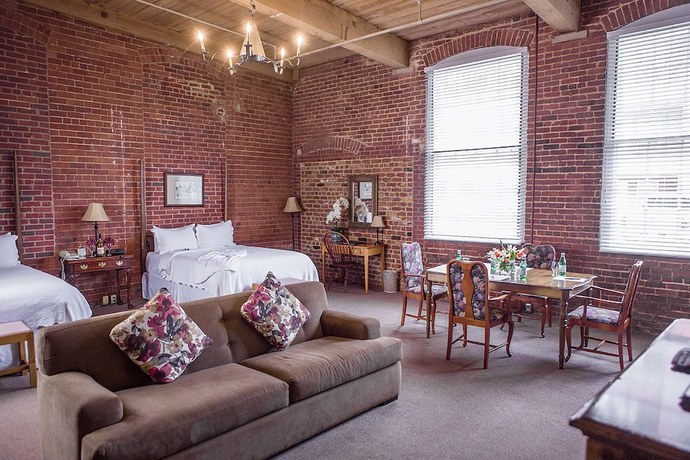 Imagen de la habitación del Hotel The Historic Brookstown Inn, Trademark Collection By Wyndham. Foto 7