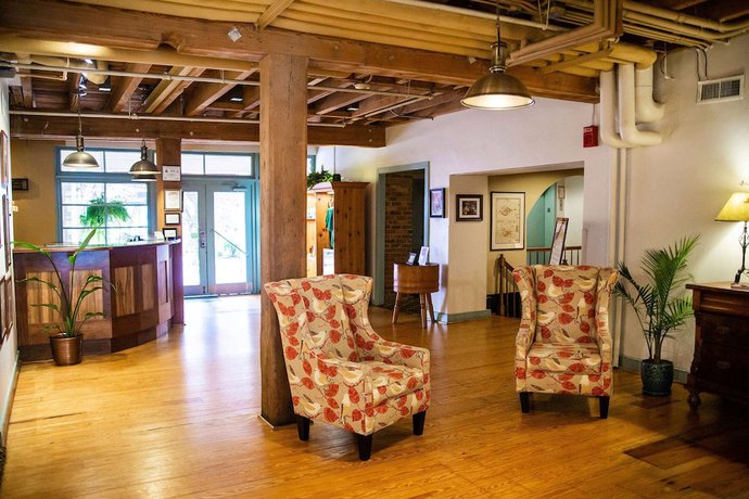 Imagen de los interiores del Hotel The Historic Brookstown Inn, Trademark Collection By Wyndham. Foto 19