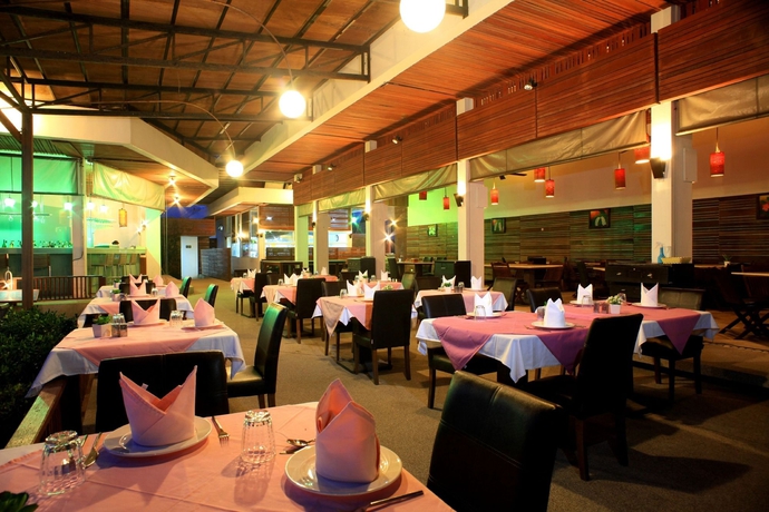 Imagen del bar/restaurante del Hotel The Hive Samui. Foto 5