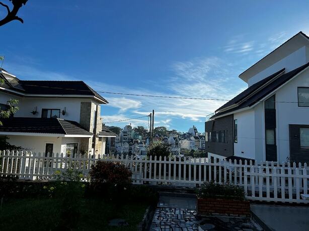 Imagen general del Hotel The Hobbit Bungalow. Foto 12