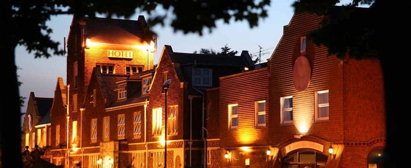 Imagen general del Hotel The Hog's Back and Spa Farnham. Foto 2