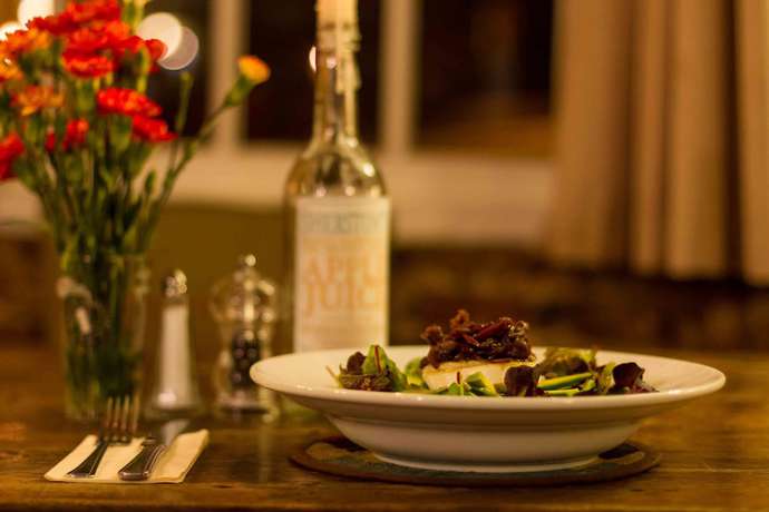 Imagen del bar/restaurante del Hotel The Holford Arms - Campground. Foto 5