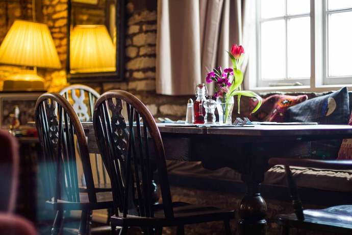 Imagen general del Hotel The Holford Arms - Campground. Foto 1