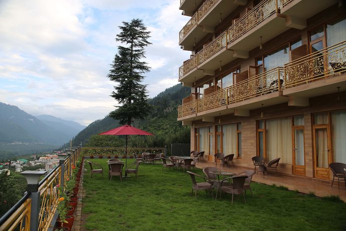 Imagen de los exteriores del Hotel The Holiday Heights Manali. Foto 16