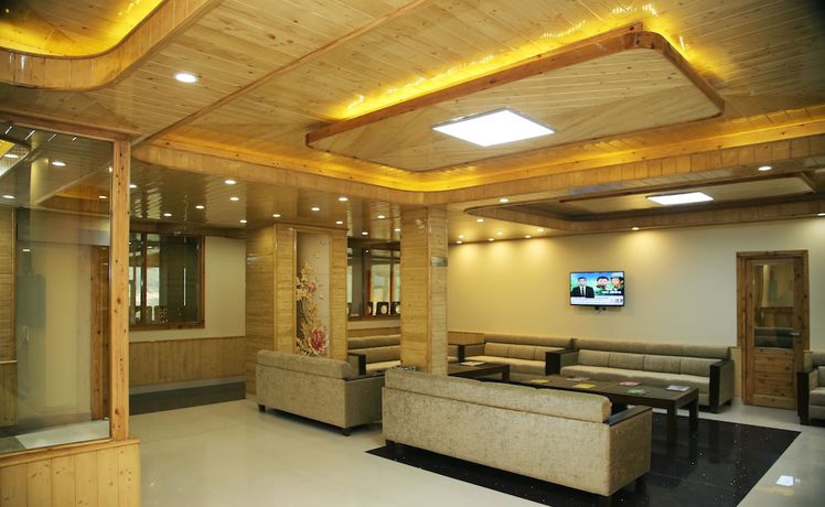 Imagen de los interiores del Hotel The Holiday Heights Manali. Foto 19