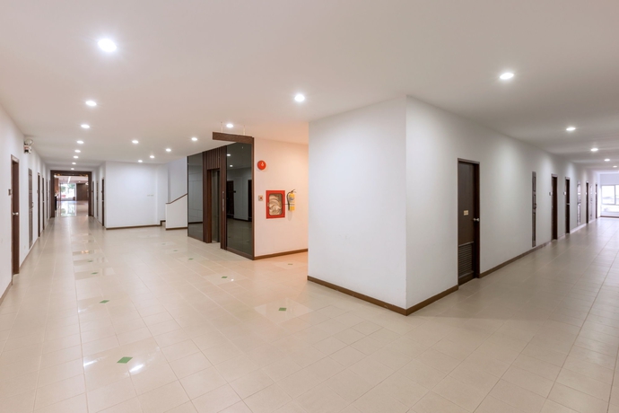 Imagen de los interiores del Hotel The Holiday Resort Pattaya. Foto 10