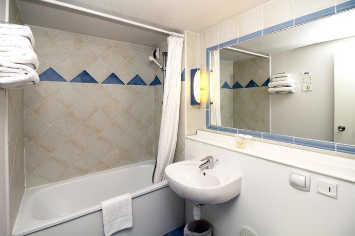 Imagen de la habitación del Hotel The Hollywood Cannes. Foto 12