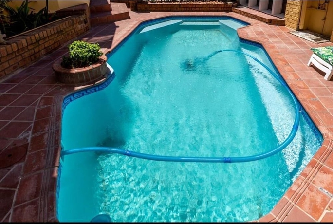 Imagen de la piscina del Hotel The Holy Hill BandB. Foto 19