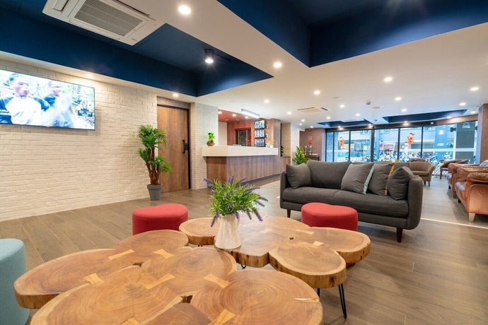 Imagen de los interiores del Hotel The Home, Bangkok. Foto 16