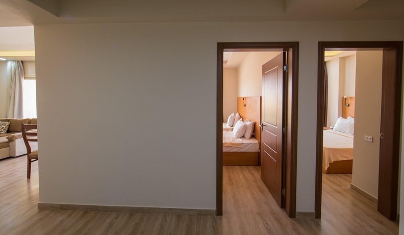 Imagen de la habitación del Hotel The Home, Sheikh Zayed City. Foto 8