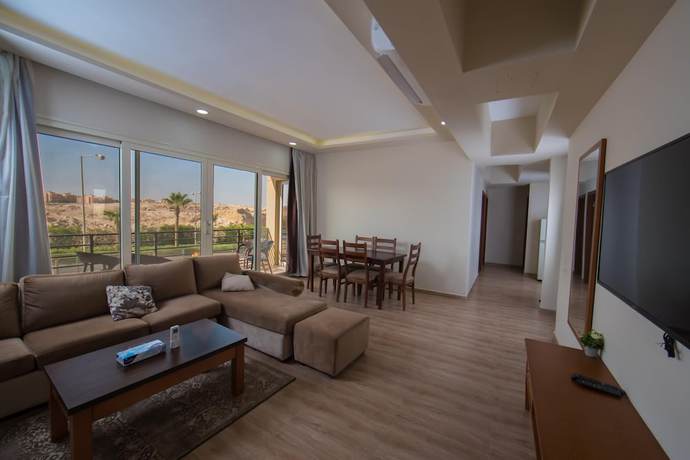 Imagen de la habitación del Hotel The Home, Sheikh Zayed City. Foto 9